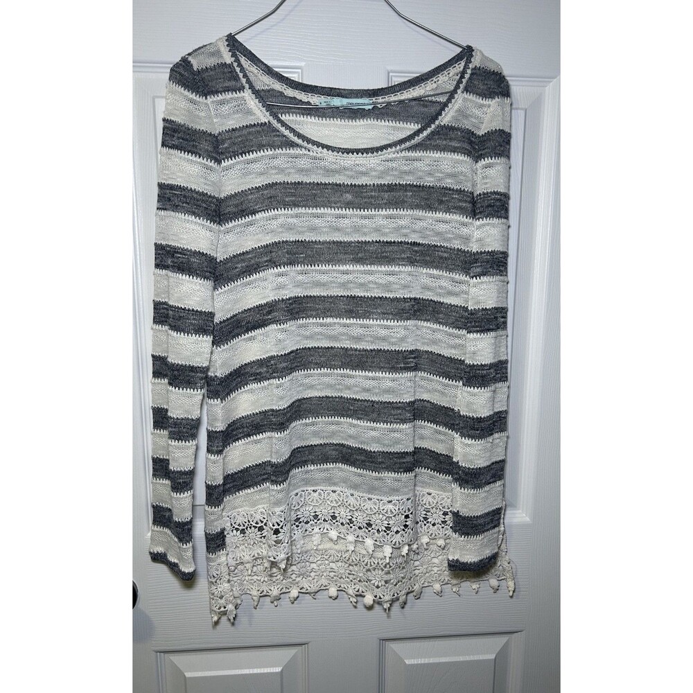 Maurice’s Women Long Sleeve Crochet Striped Sweater White/Gray Size Medium NWOT